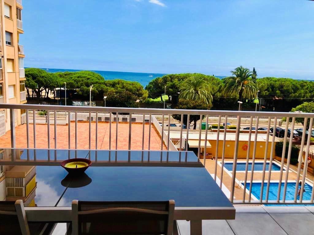 Apartamento frente al mar con piscina Malgrat de Mar Exterior foto