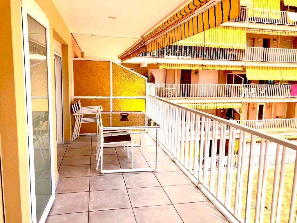 Apartamento frente al mar con piscina Malgrat de Mar Exterior foto